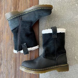 DR. MARTENS Girls Fur Lined Shearling Leather Boots size 2